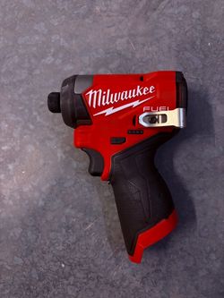 Milwaukee m12 impact driver
