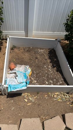 4 Costco garden beds