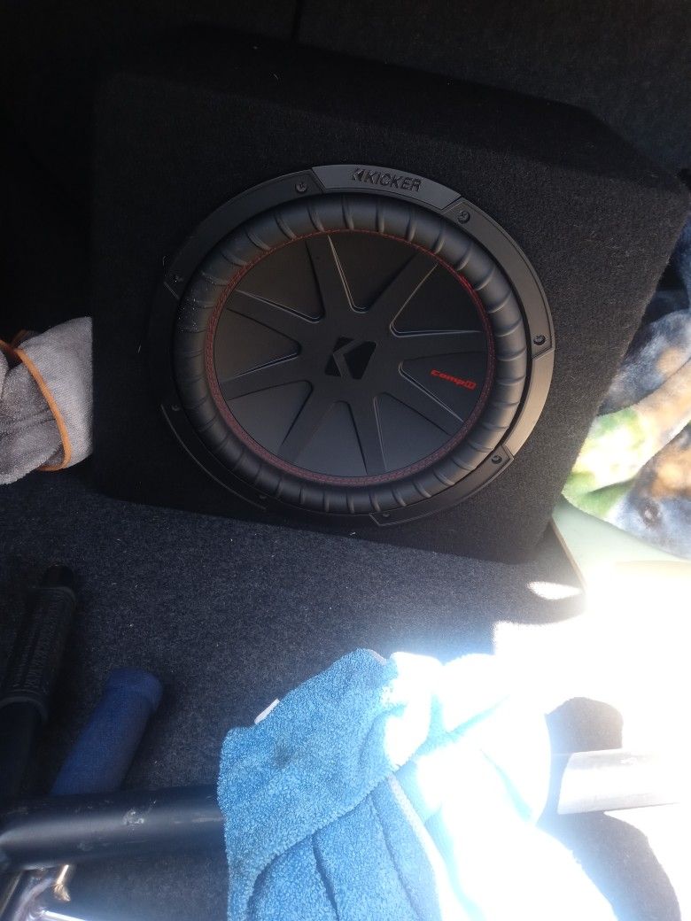 12 Kicker With Box No Wires