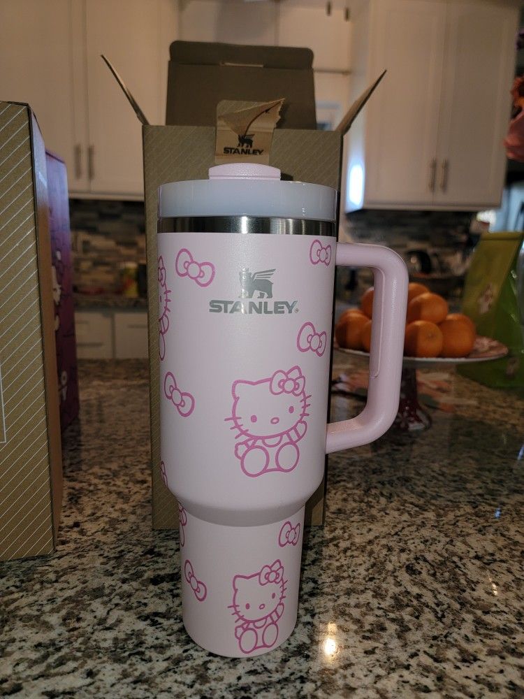 Stanley Sanrio Hello Kitty 40oz Cup Brand New