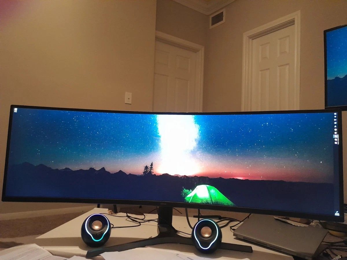 Samsung 49" CRG9 Curved Sides reen Gaming Monitor