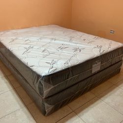 NEW MATTRESS QUEEN SIZE PLUSH WITH BOX SPRING
