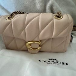 Coach Tabby Shoulder
Bag 20 Blush
