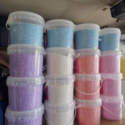 For sale paper toilet 40 rollos for 25.00 Laundry Detergent 30.00.En venta papel higienico 40 rollos por 25.00 jabon para lavar ropa 30.00. We do deli