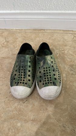 Skechers slip ons size 12