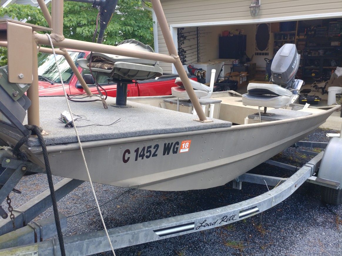 14 foot John boat / flounder gigging for Sale in Pinehurst, NC OfferUp