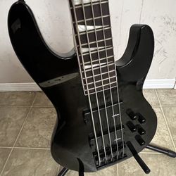 Jackson JS Series Concert Bass JS3VQ 5-String