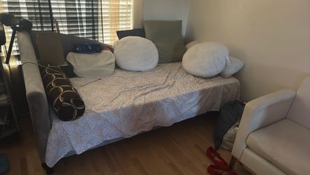 Day Bed 