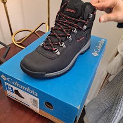 Women  Columbia Hiking Boots 