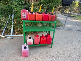 1 gallon Plastic Gas Cans