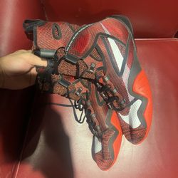 NIKE HYPERKO 2  240$ Throw a Price Willing To Work Around A Budget 