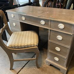 Super Cute Vintage Desk And Chair - Shabby Chic 