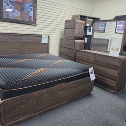 Dark Walnut Bedroom Set with Dresser and mirror 🚚WE DELIVER🚚