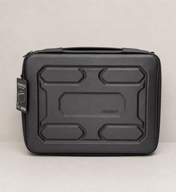 Laptop Sleeve Case – Black (Hard Shell, Handle)