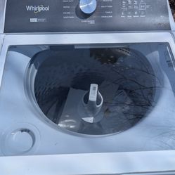 Whirlpool 4.7-4.8 Cu. Ft. Top Load Washer with a 2-in-1 Removable Agitator,