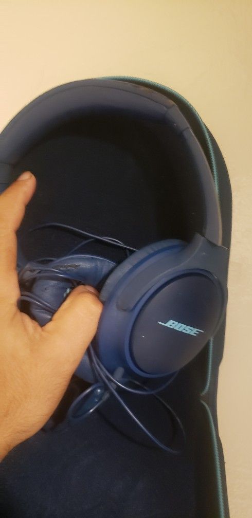 Used Bose SoundTrue Around-Ear Headphones II Over the Ear Headband Headphones - Blue