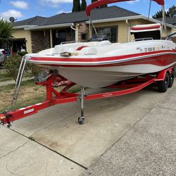 2006 21.5ft Tohoe Deck boat Red&white