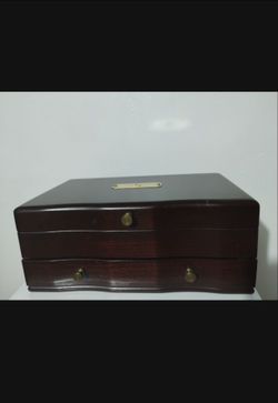 80's WALNUT - VELVET LINNIG BRASS HANDLES JEWELRY BOX 11"×7" ×5"