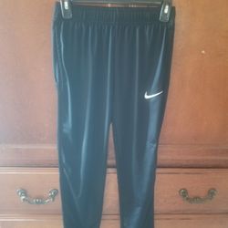 Boys Nike Large Black Pants