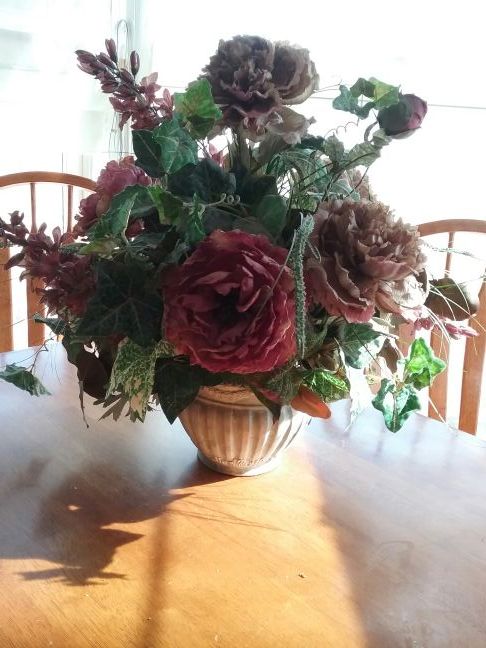 Flower center piece arrangement for Sale in Raleigh, NC ...
