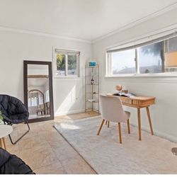 Corner Shelf Like New