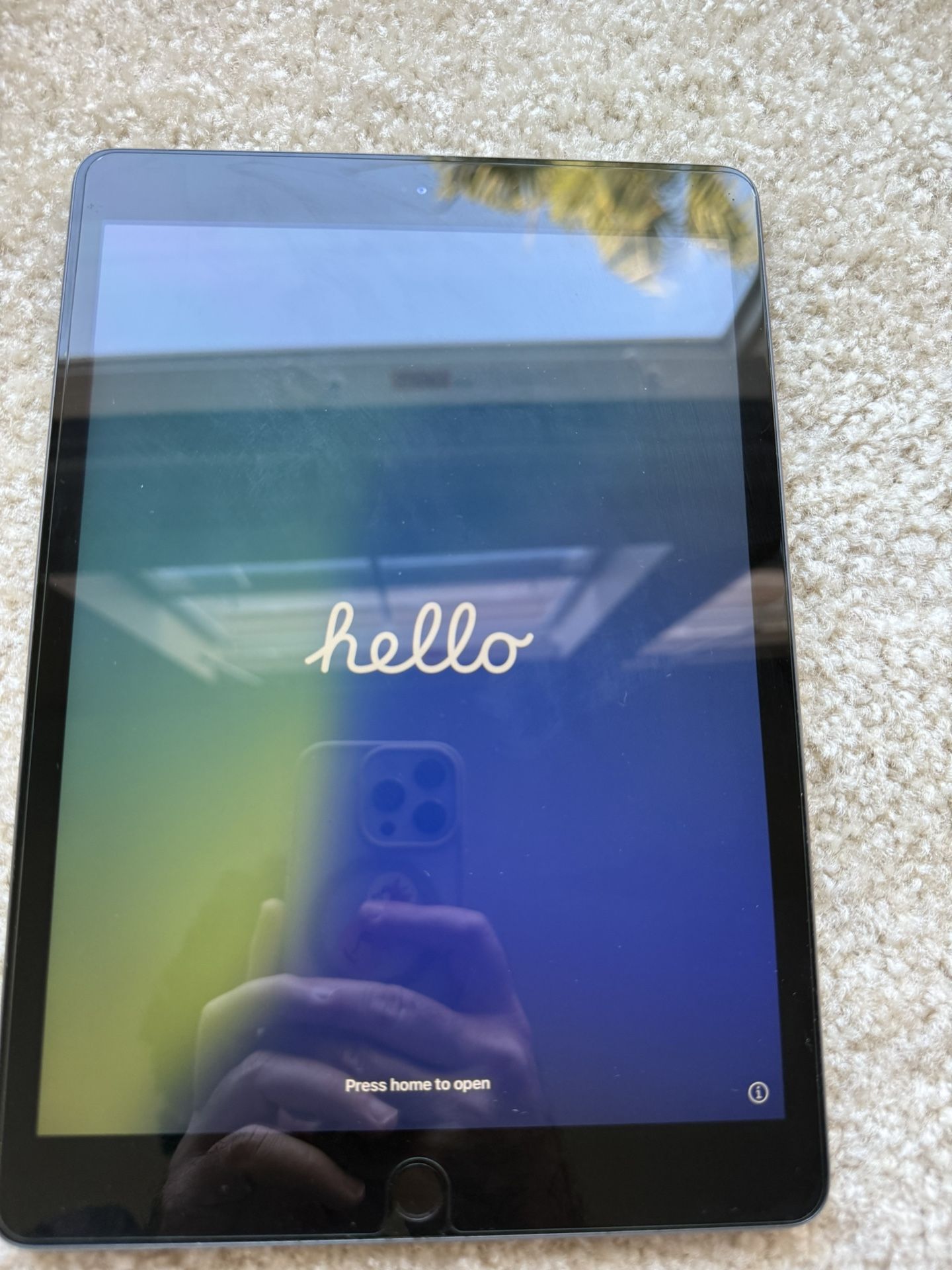 Apple iPad (8th Gen) | Graphite, 64GB A2270 WiFi only Excellent condition