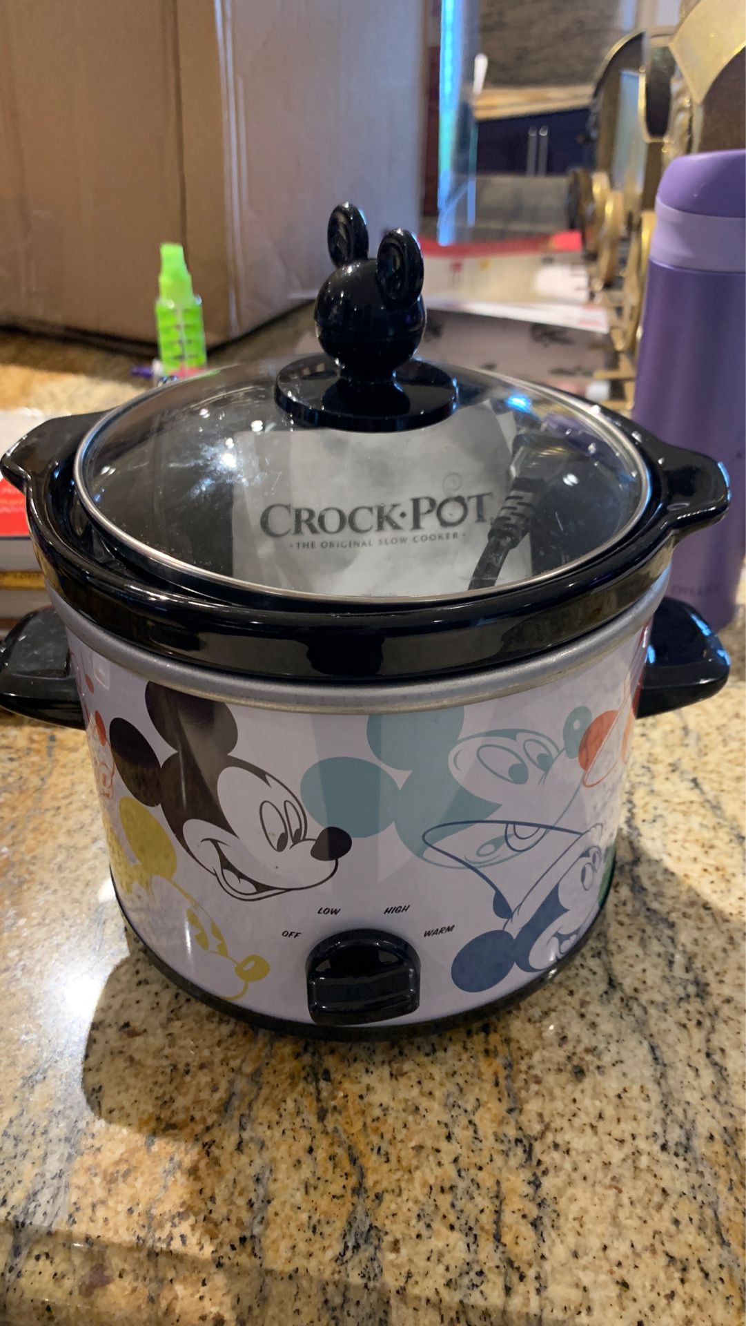 7qt crock pot - never used -Disney