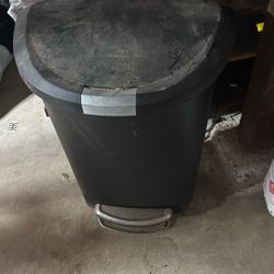 13gal Trash can