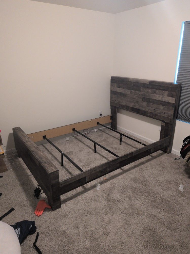 Queen Bedframe