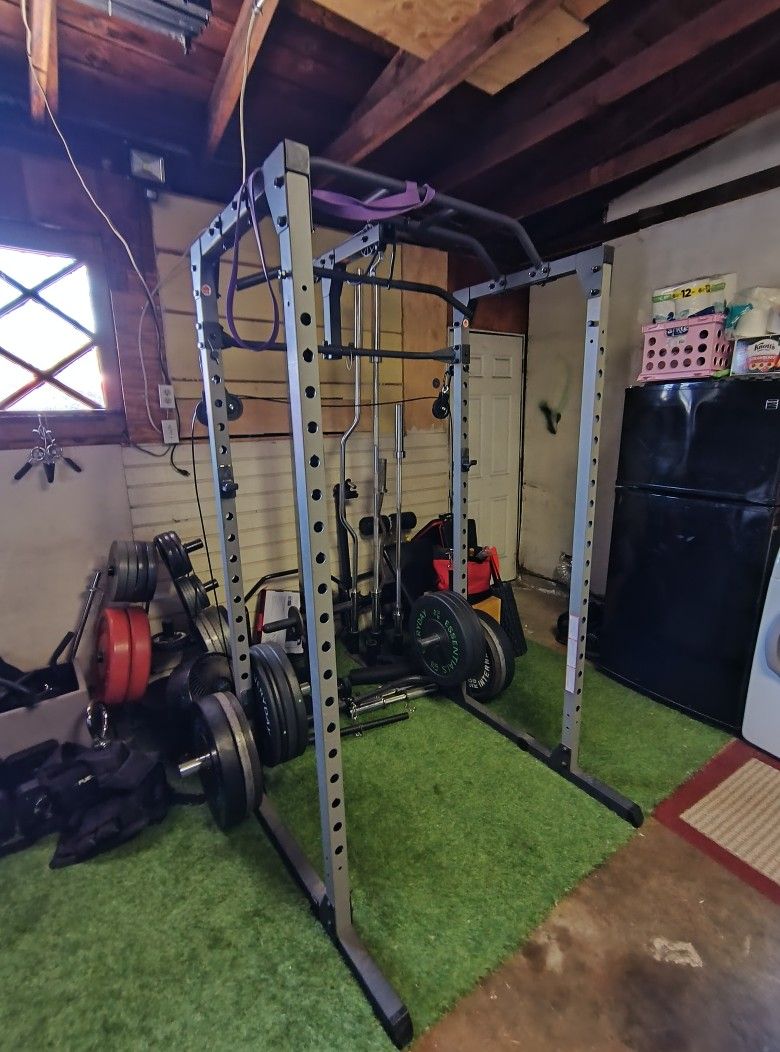 Fitness Reality Power Cage with Lat pulley System