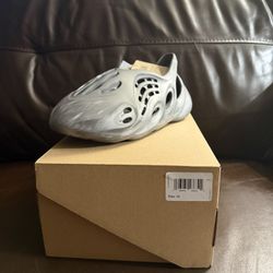 Yeezy Foam Runner Granite 