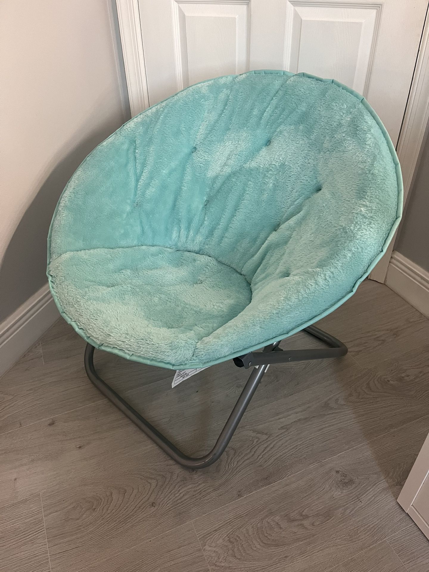 Folding Saucer Chair