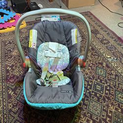$50 Bundle Baby Carseat With Vibrating And Singing Baby Chair