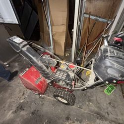 Craftmans 26’ Electric Start Snow Blower. 24