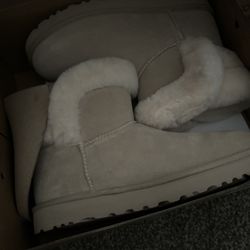 Ugg