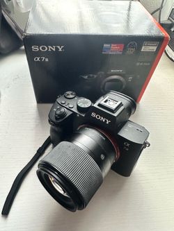 SONY A7iii with lens