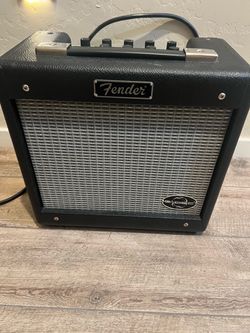 Fender Guitar Entertainment Center (G-DEC) - Junior guitar digital entertainment system