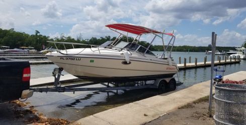 2002 Stingray 24’ with Trailer