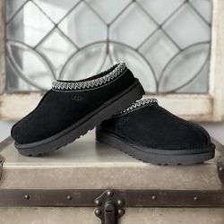 UGG Men Tasman Slipper (size 8)