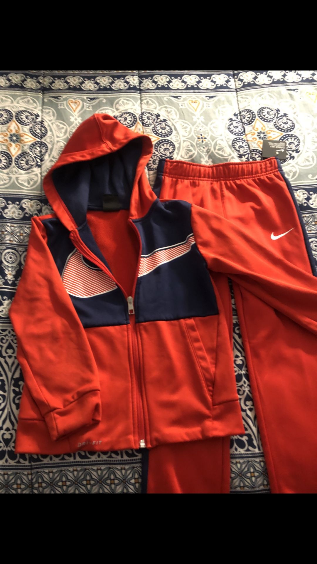 NIKE 2 PC Track Suite (Hooded)