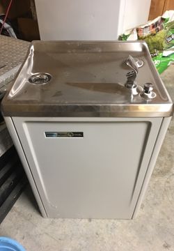 Water fountain/cooler new