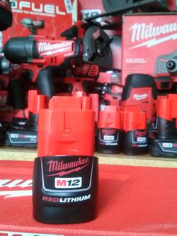MIKWUAKEE M12 CORDLES 3/8 RATCHET TOOL ONLY NEW