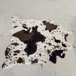 Western Cow Print Décor Bundle – Table Runners, Bandanas & Mini Cowhide Rug
