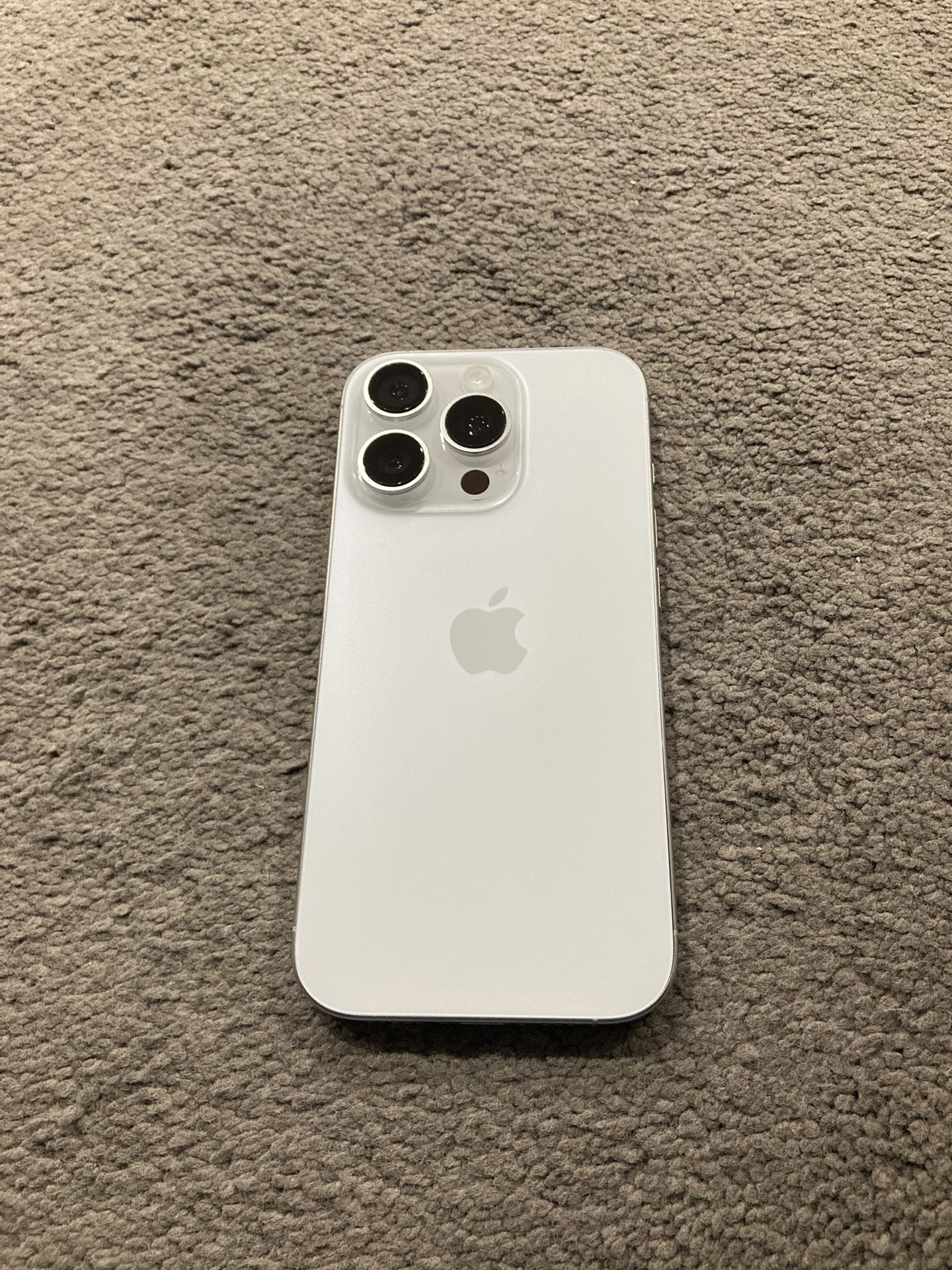 iPhone 16 Pro Factory Unlocked any Carrier Like New