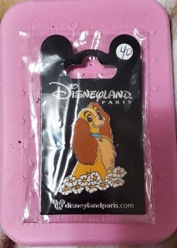 Disneyland Paris Lady and the Tramp Lady in Flowers Pin