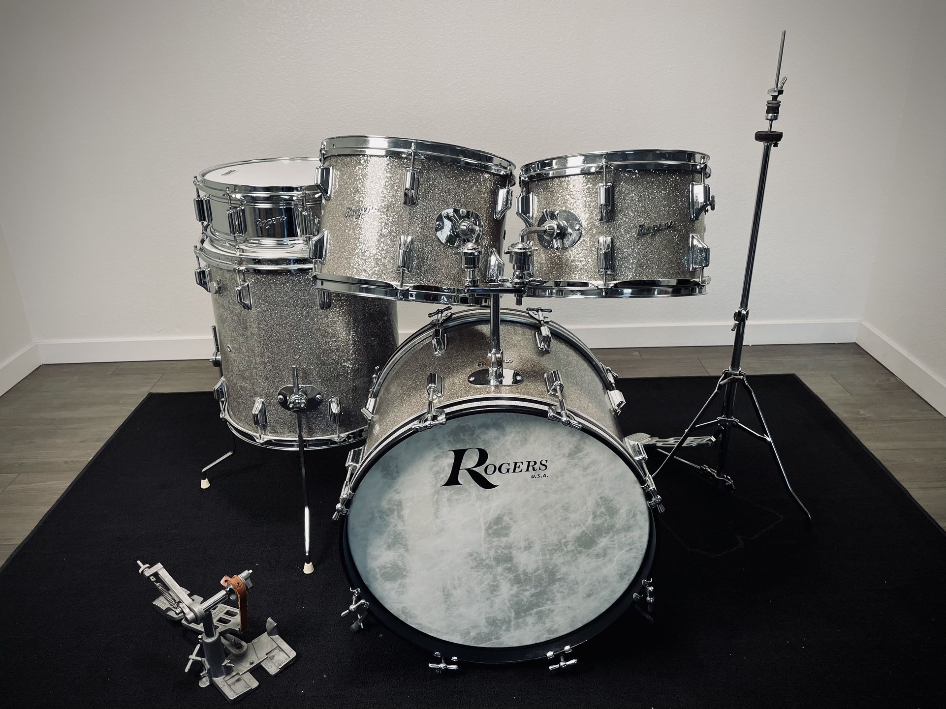 1960’s Rogers holiday Collectors Drumset