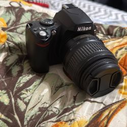 Nikon D40 Camera