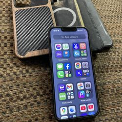 iPhone 13 w/ Cases 