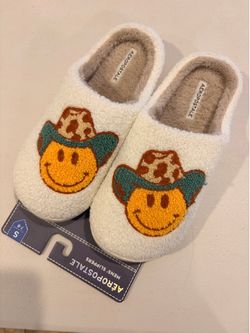Aeropostale Slippers