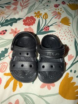 Toddler crocs 5c